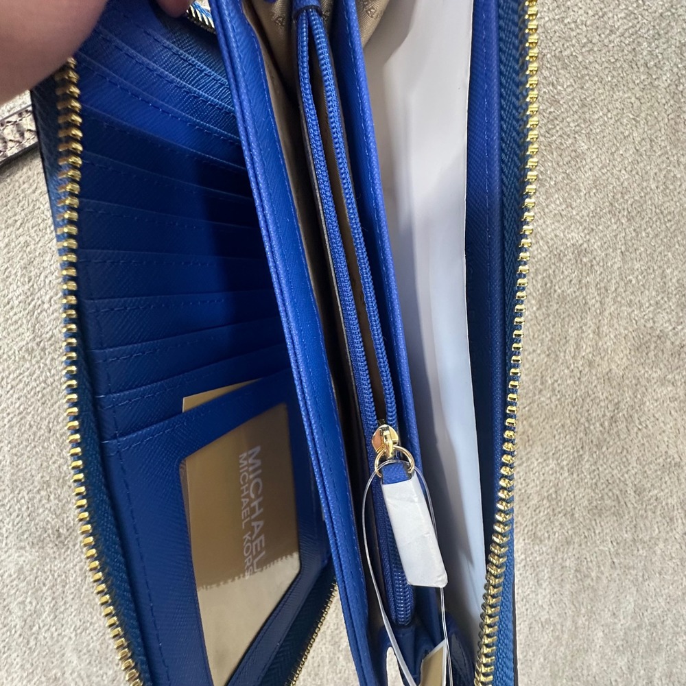 Michael Kors Snakeskin Embossed Bucket Bag and Wristlet Set Blue - Picture 13 of 14